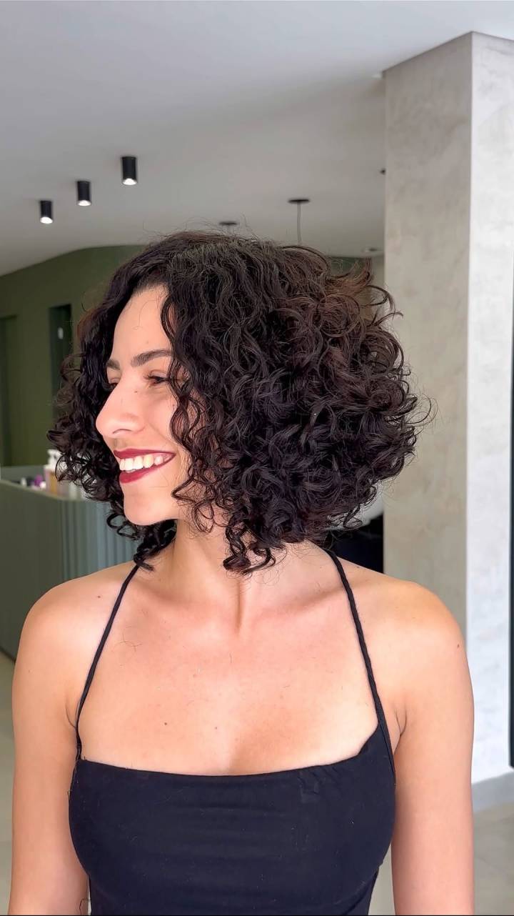 Chanel para cabelos cacheados: Mitos e Verdades