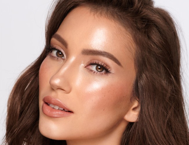 Do Dia à Noite: Adapte seu Iluminador para Cada Momento - inspiração 2