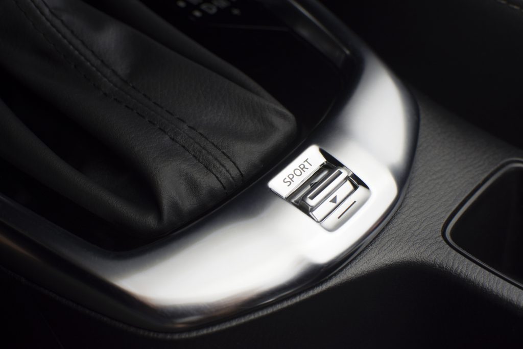 Qual a diferença entre o modo Drive e Sport?