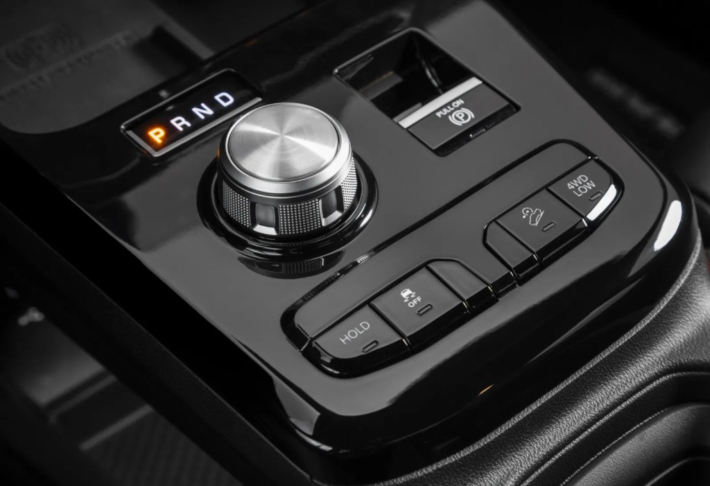 Qual a diferença entre o modo Drive e Sport?