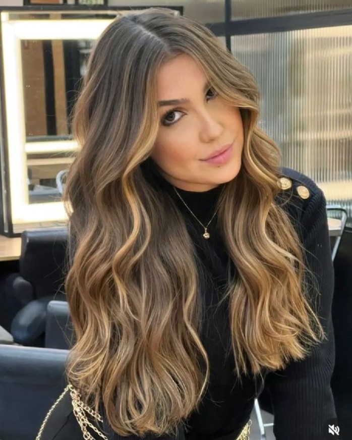 Tendências de cortes de cabelo para realçar a morena iluminada