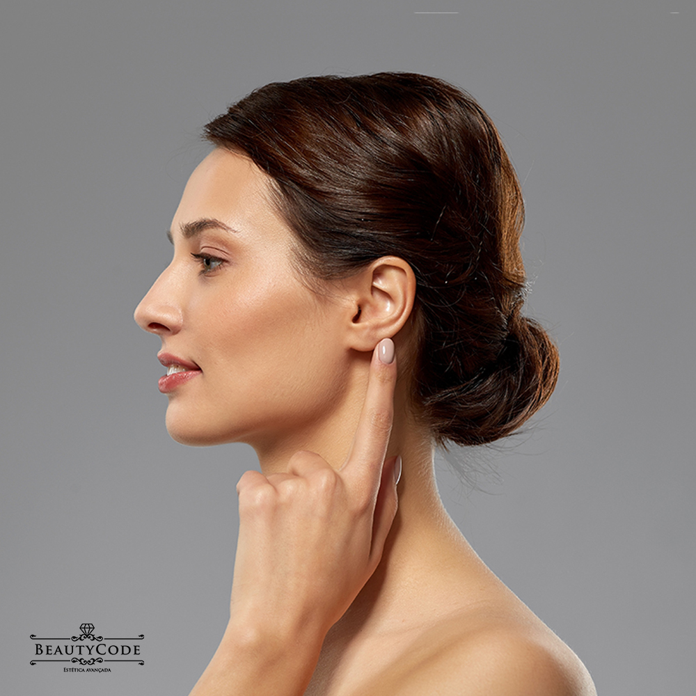 Diferenças Cruciais: Preenchimento de Lóbulo vs. Lobuloplastia