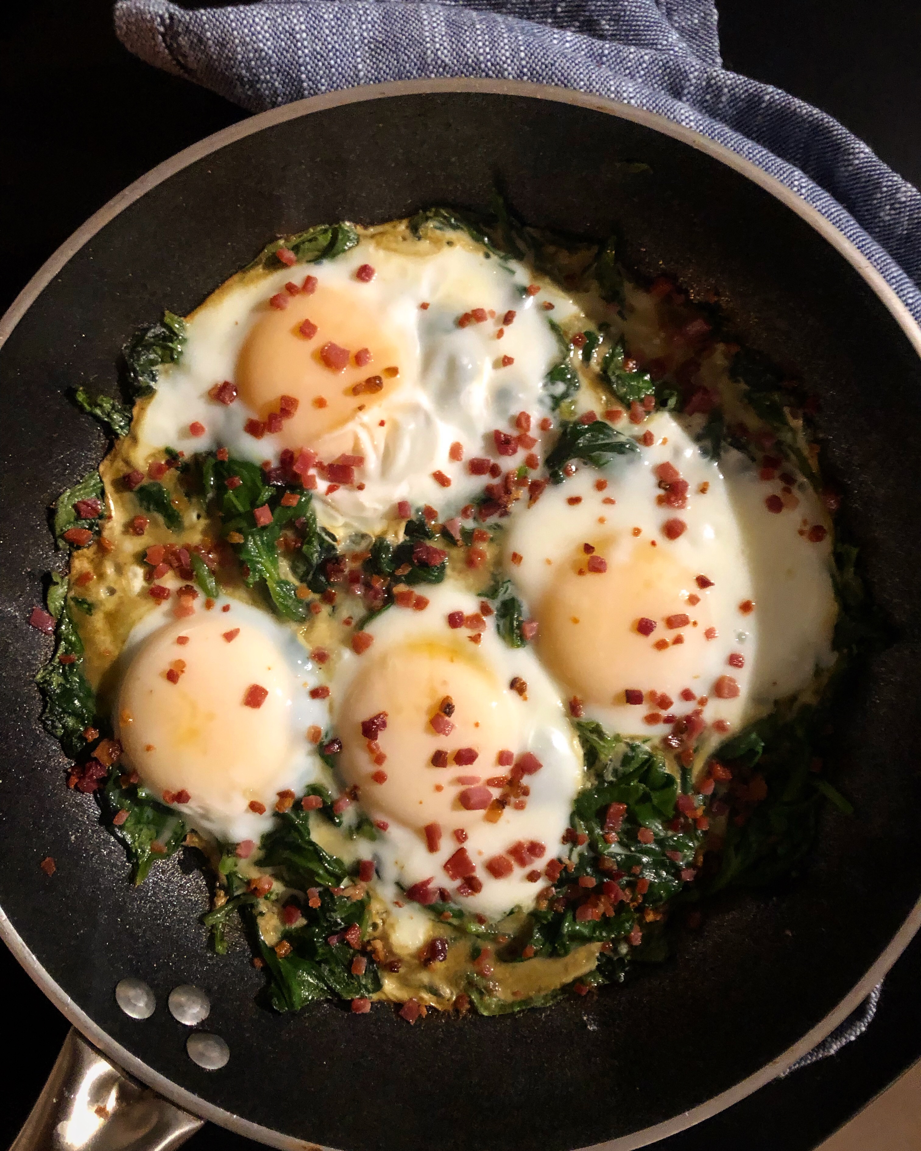 Pizza de Pão Sírio com Espinafre, Ovos e Tomate - inspiração 2