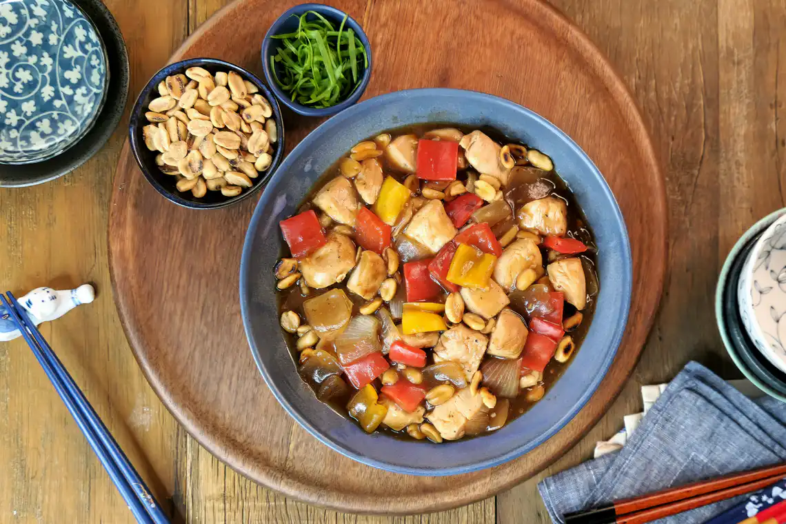 Frango Xadrez com Amendoim: Uma Crocância Inesquecível - inspiração 1