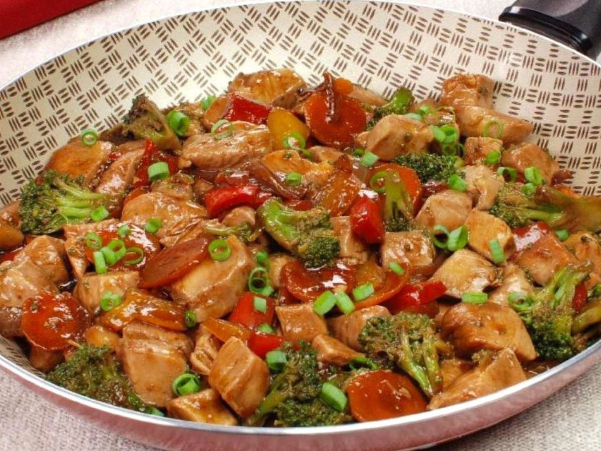 Frango Acebolado Turbinado: O Clássico Repaginado em 15 Minutos - inspiração 2