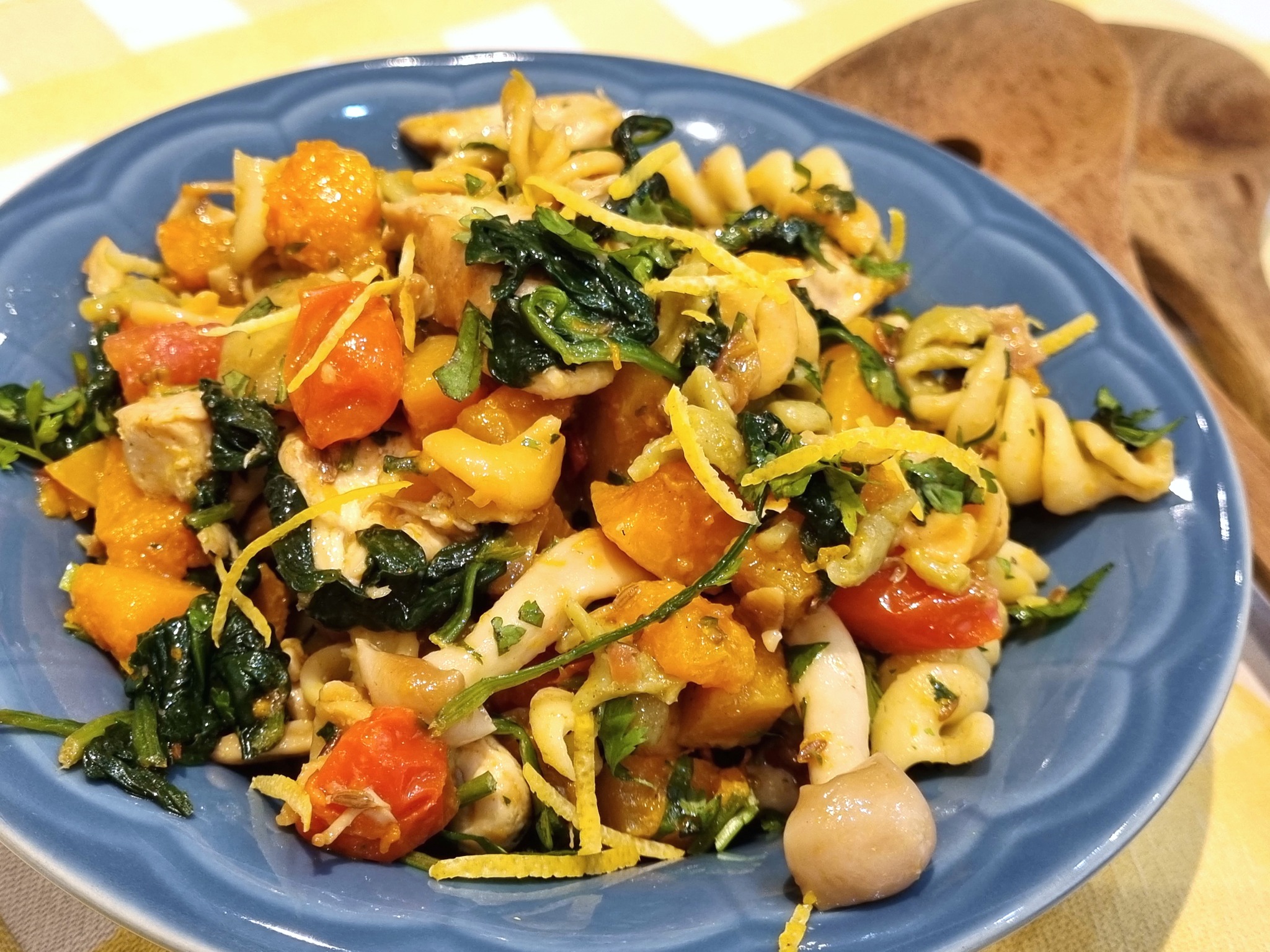 Salada de Frango com Maçã e Nozes: Texturas Contrastantes, Sabor Inesquecível - inspiração 2