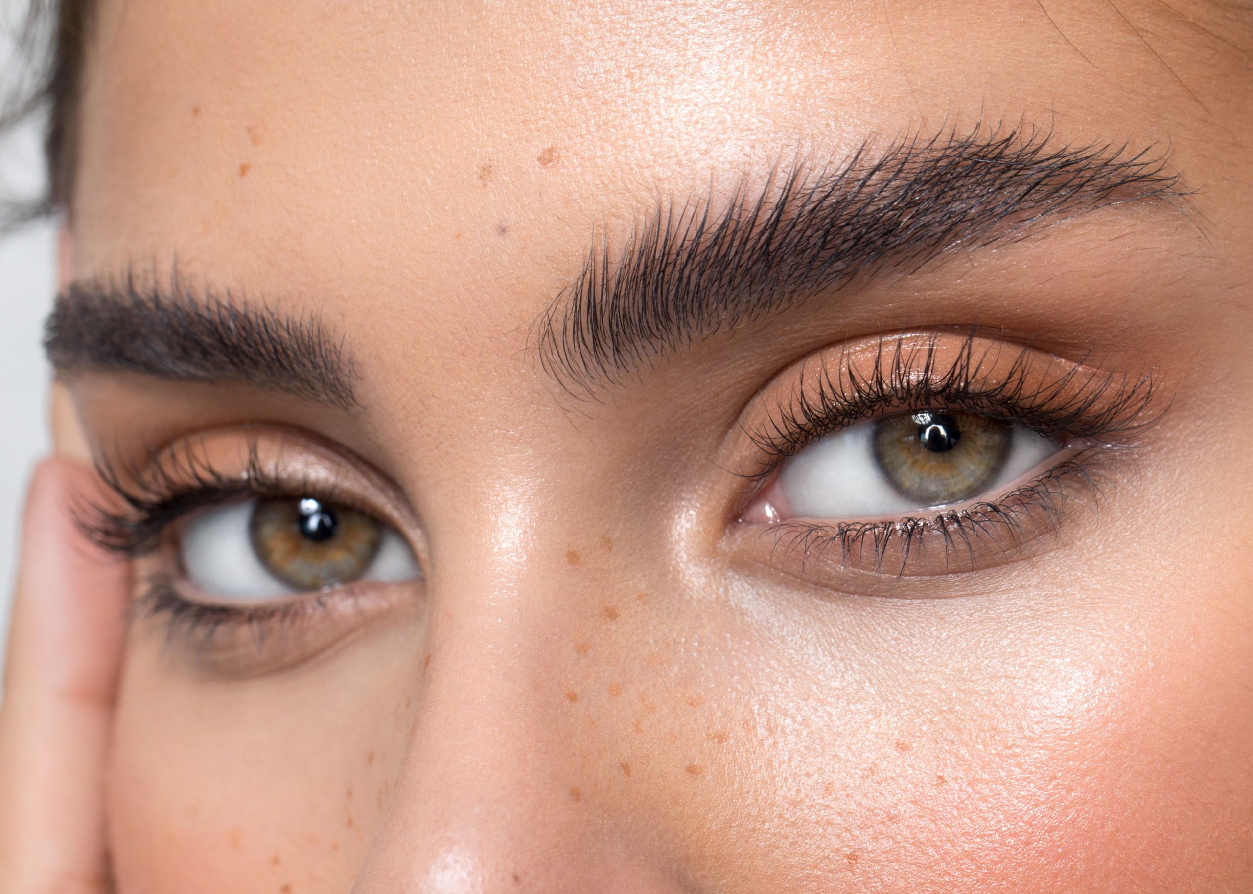 Sobrancelhas naturais para cada tipo de rosto: Adaptando o estilo - inspiração 2