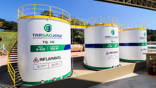Tanques de Combustível para Caminhões: Capacidades e Recomendações