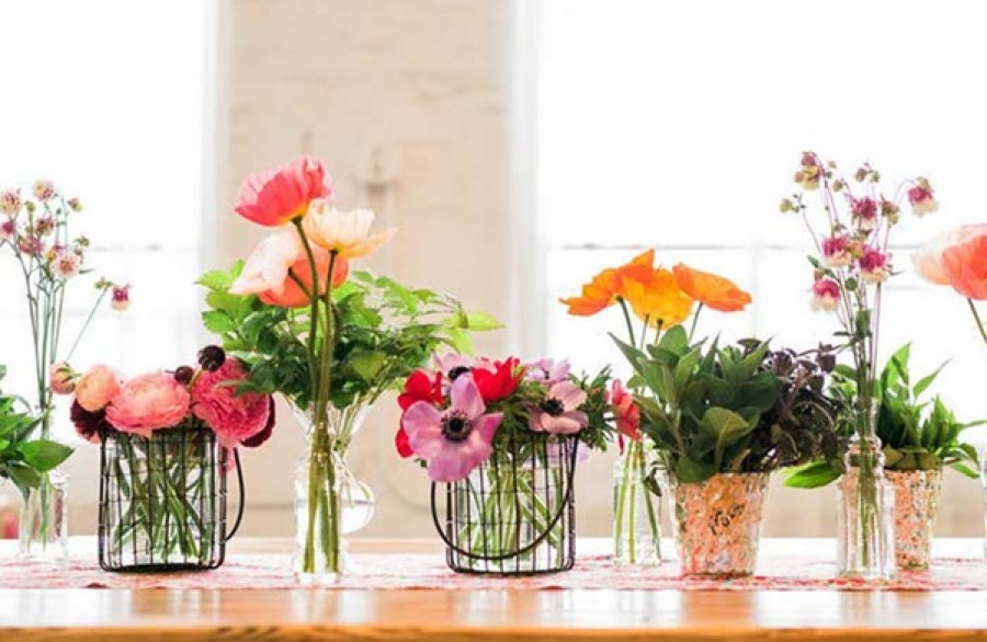 5 ideias de títulos:
1. Guia Completo: Como Escolher o Arranjo de Flores Perfeito para Cada Ocasião
2. Arranjos Florais Econômicos: Dicas para Decorar com Estilo sem Gastar Muito
3. A Arte da Longevidade: Segredos para Conservar Arranjos de Flores por Mais Tempo
4. Naturais ou Artificiais? Desvendando os Prós e Contras para sua Decoração Floral
5. O Significado Oculto das Flores: Escolha a Composição Ideal para Transmitir sua Mensagem