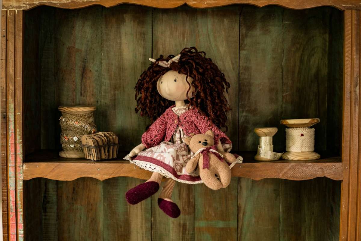 artesão em bonecas de pano mei