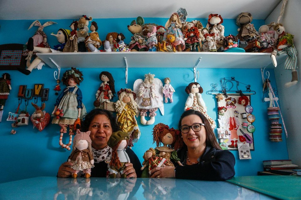 5 ideias de títulos:
1. MEI para Artesãos de Bonecas: Guia Completo para Formalização
2. Vantagens de ser MEI: Como o CNPJ Impulsiona seu Ateliê de Bonecas
3. Desmistificando o MEI: Passo a Passo para Artesãos de Bonecas de Pano
4. MEI Artesão: Tudo o que Você Precisa Saber Sobre CNAE e Faturamento
5. Venda Mais Bonecas de Pano: A Importância da Formalização como MEI