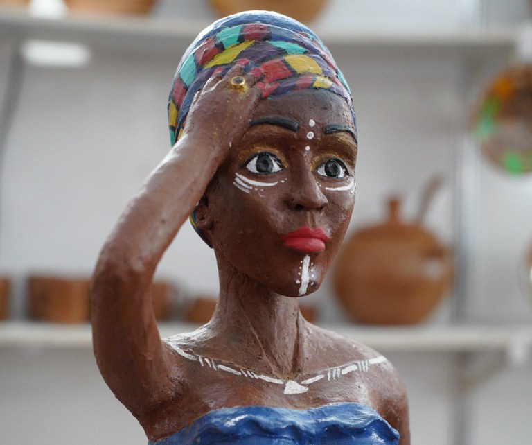 CNAE para Artesãos: Qual o Código Certo para sua Produção de Cerâmica?