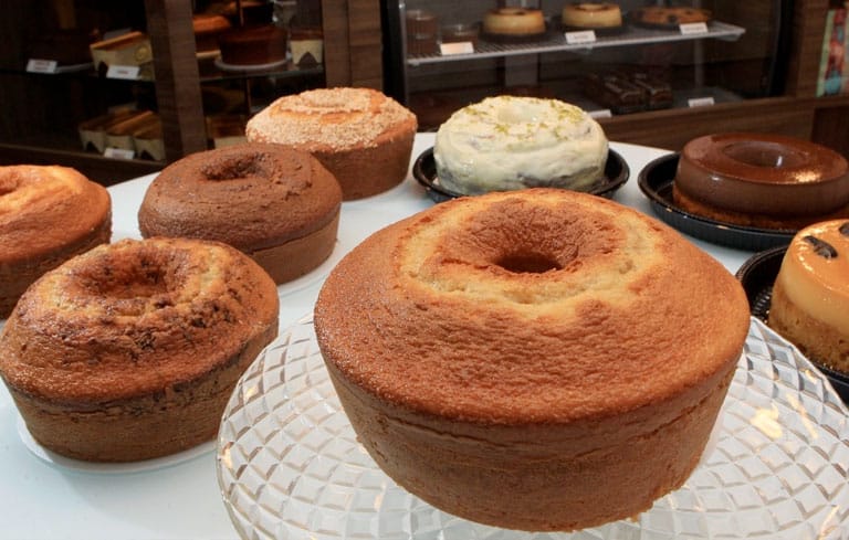 Como Fazer uma Massa Base Versátil para Bolos