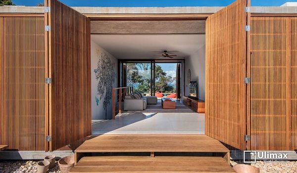 5 ideias de títulos:
1. Brise de Madeira: Guia Completo para Fachadas e Interiores
2. Transforme sua Casa com Brises de Madeira: Estilo e Funcionalidade
3. Brise de Madeira vs. WPC: Qual a Melhor Escolha para seu Projeto?
4. Quanto Custa um Brise de Madeira? Análise de Preços por Metro Quadrado
5. Brises de Madeira: Inspirações e Aplicações Criativas para sua Arquitetura