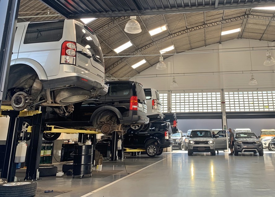 5 Dicas Essenciais para a Manutenção de Carros Importados
Como Reduzir Custos na Manutenção de Veículos Importados
Carros Importados Usados: O Que Saber Antes de Comprar
Manutenção Preventiva vs. Corretiva: Qual a Melhor para Importados?
Modelos de Carros Importados com Manutenção Acessível no Brasil