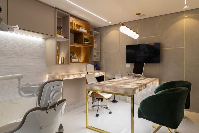 Tecnologia Integrada com Elegância: Soluções Discretas para Ambientes de Saúde em 2026