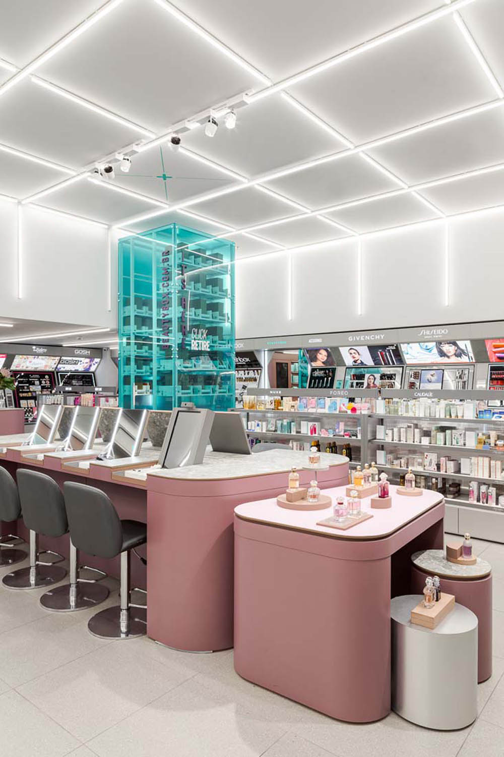 Tendências de Decoração 2025 para o Varejo de Cosméticos