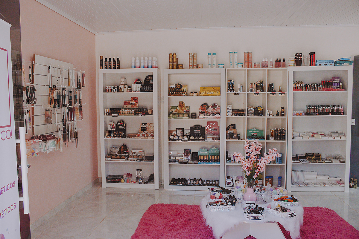 Psicologia das Cores para Atrair Clientes em Lojas de Cosméticos