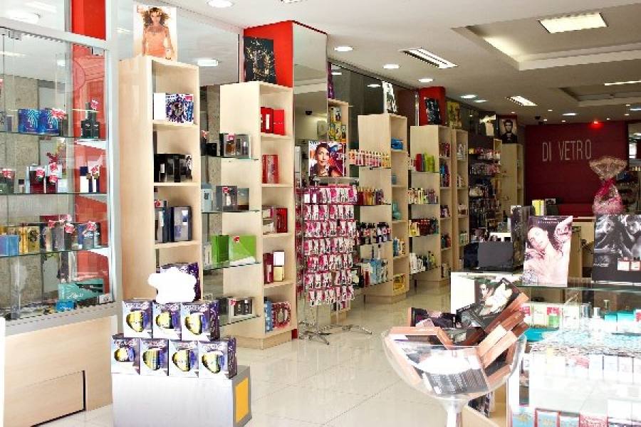 Maximizando o Espaço: Dicas de Decoração para Lojas de Cosméticos Pequenas