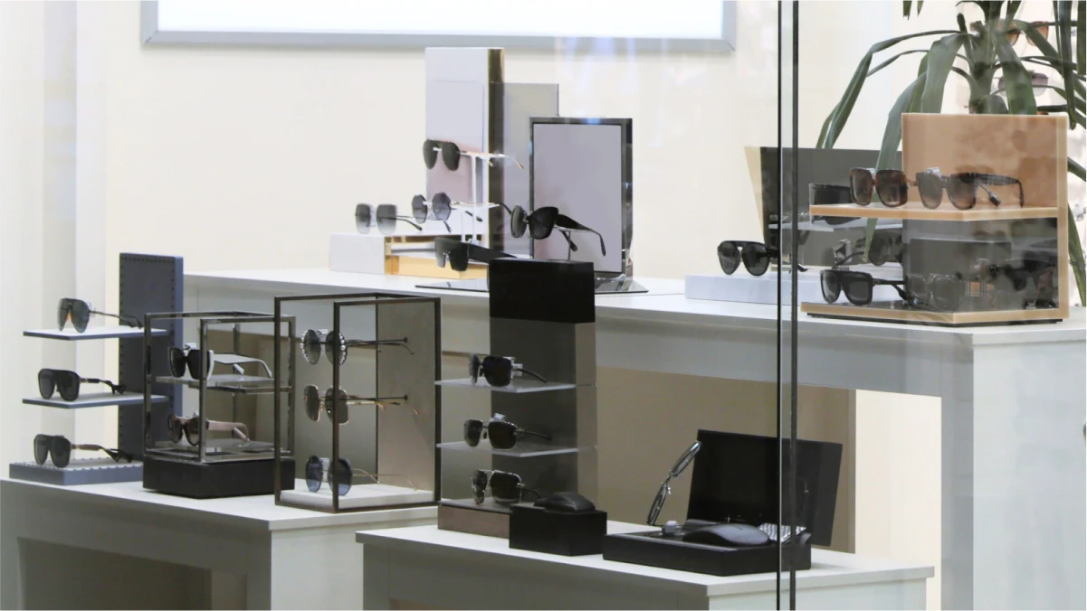 Guia Completo de Iluminação para Óticas: Destaque suas Armações e Lentes