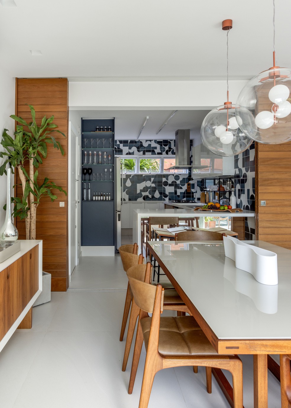 Otimizando Espaços Pequenos: Soluções Inteligentes para Salas e Jantares Conjugados