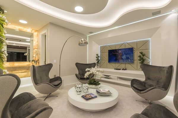 Tendências de iluminação para salas de TV modernas