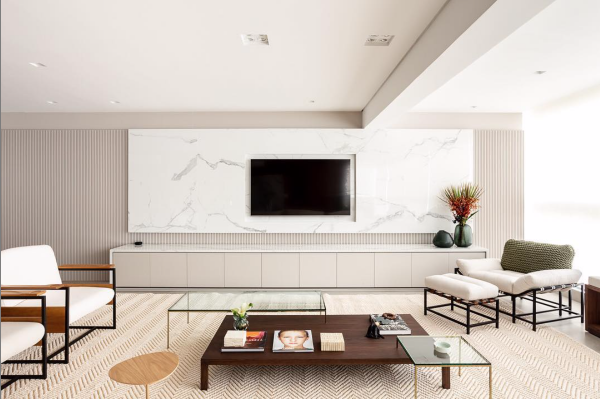 Materiais naturais na decoração: madeira, mármore e mais