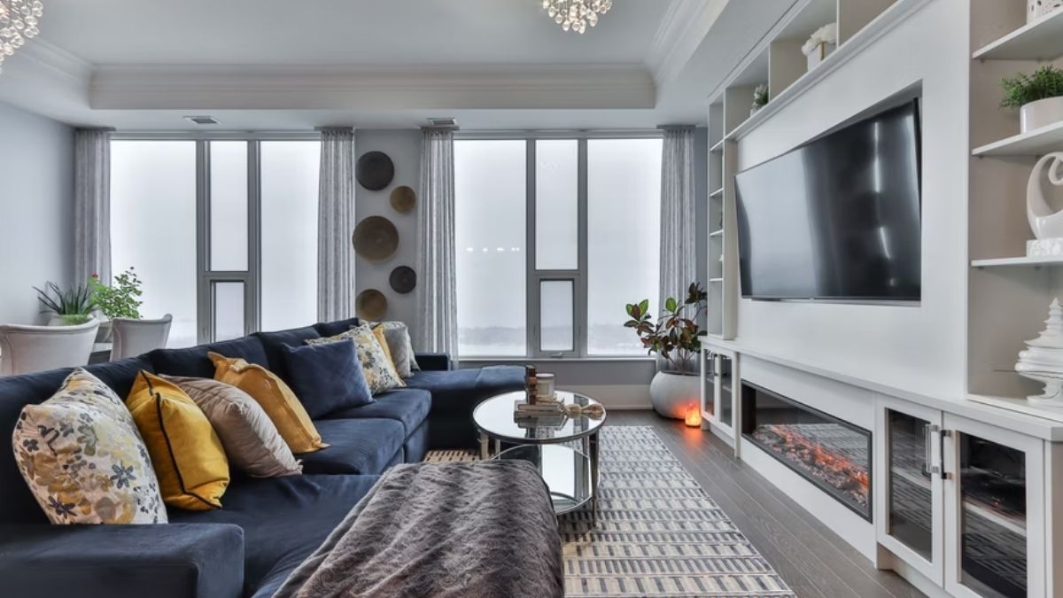 Tendências de Decoração 2025: Materiais Naturais para sua Sala de TV