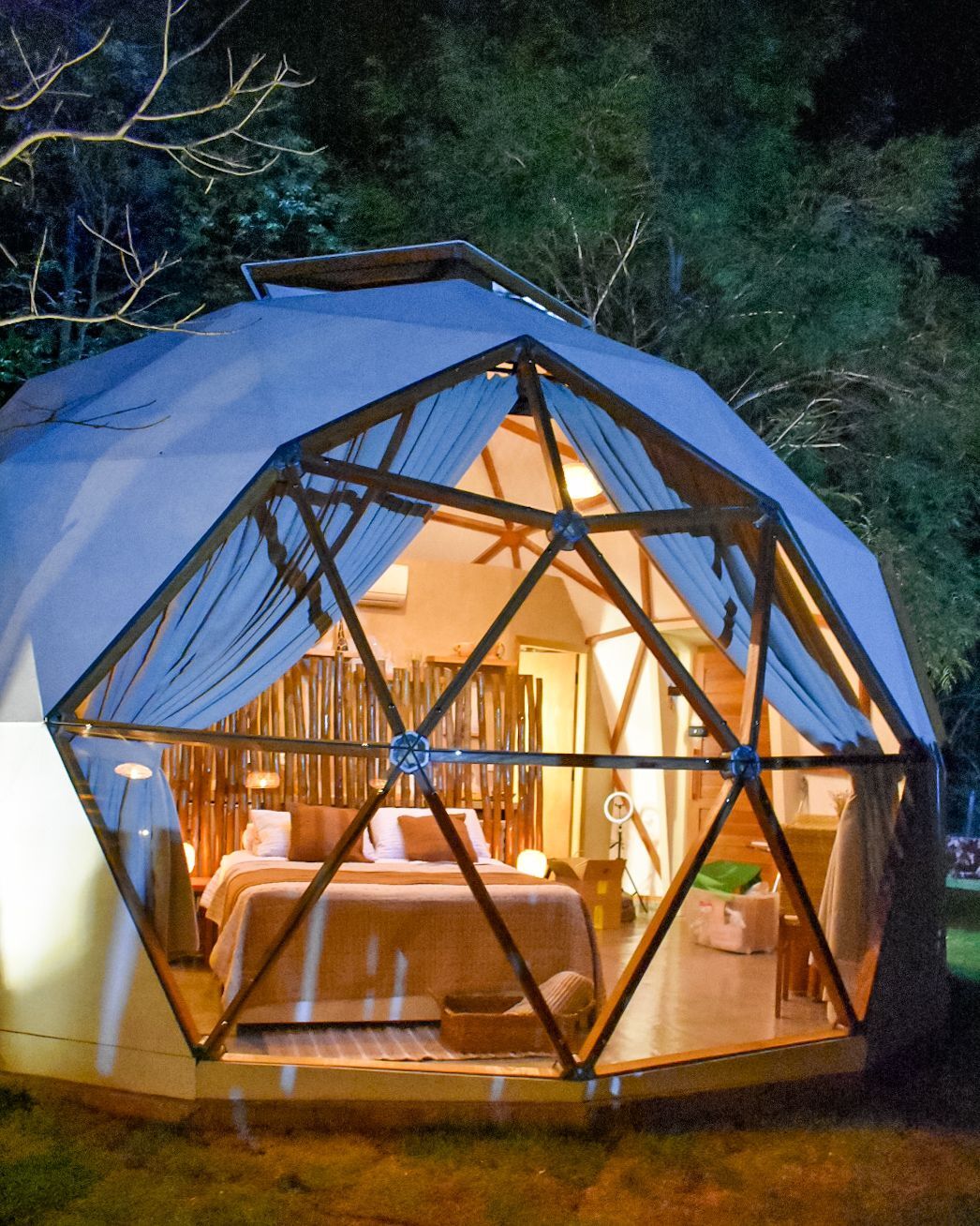 Hospedagem em Domos Geodésicos: As Melhores Opções de Glamping no Brasil