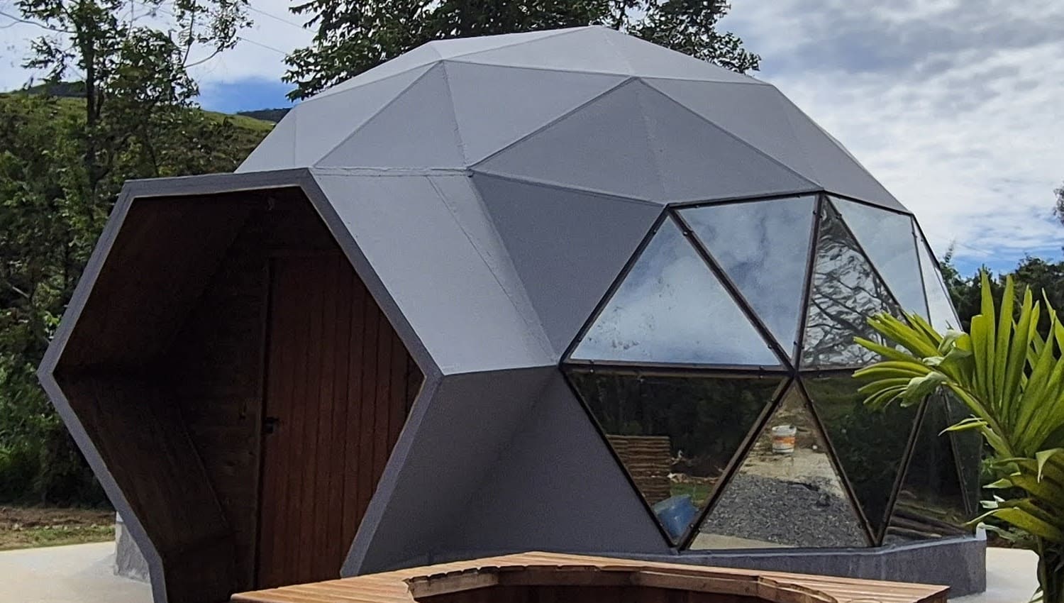 Domo Geodésico: Aplicações Criativas para Estufas, Eventos e Casas de Campo