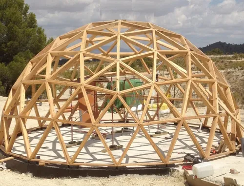 Como Funciona um Domo Geodésico: Estrutura, Materiais e Eficiência Energética