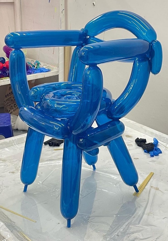 5 ideias de títulos:
1. Escultor de Balões: Como se tornar um MEI e impulsionar seu negócio.
2. Desmistificando o MEI para Profissionais de Balões: Guia Completo.
3. Vantagens e Desvantagens de ser MEI como Decorador de Festas.
4. CNAEs Essenciais para Escultores de Balões Formalizados.
5. MEI para Eventos: Oportunidades para Artistas de Balões.