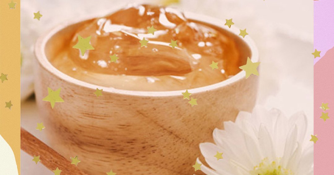 5 ideias de títulos:
1. Gelatina Capilar: O Segredo para Cachos Definidos e Duradouros
2. Como Usar Gelatina no Cabelo: Guia Completo para Evitar o Ressecamento
3. Misturinha Mágica: Potencialize sua Finalização com Creme e Gelatina
4. Gelatina vs. Creme de Pentear: Qual o Melhor para Seus Cachos?
5. Dicas de Ouro para Quebrar o 