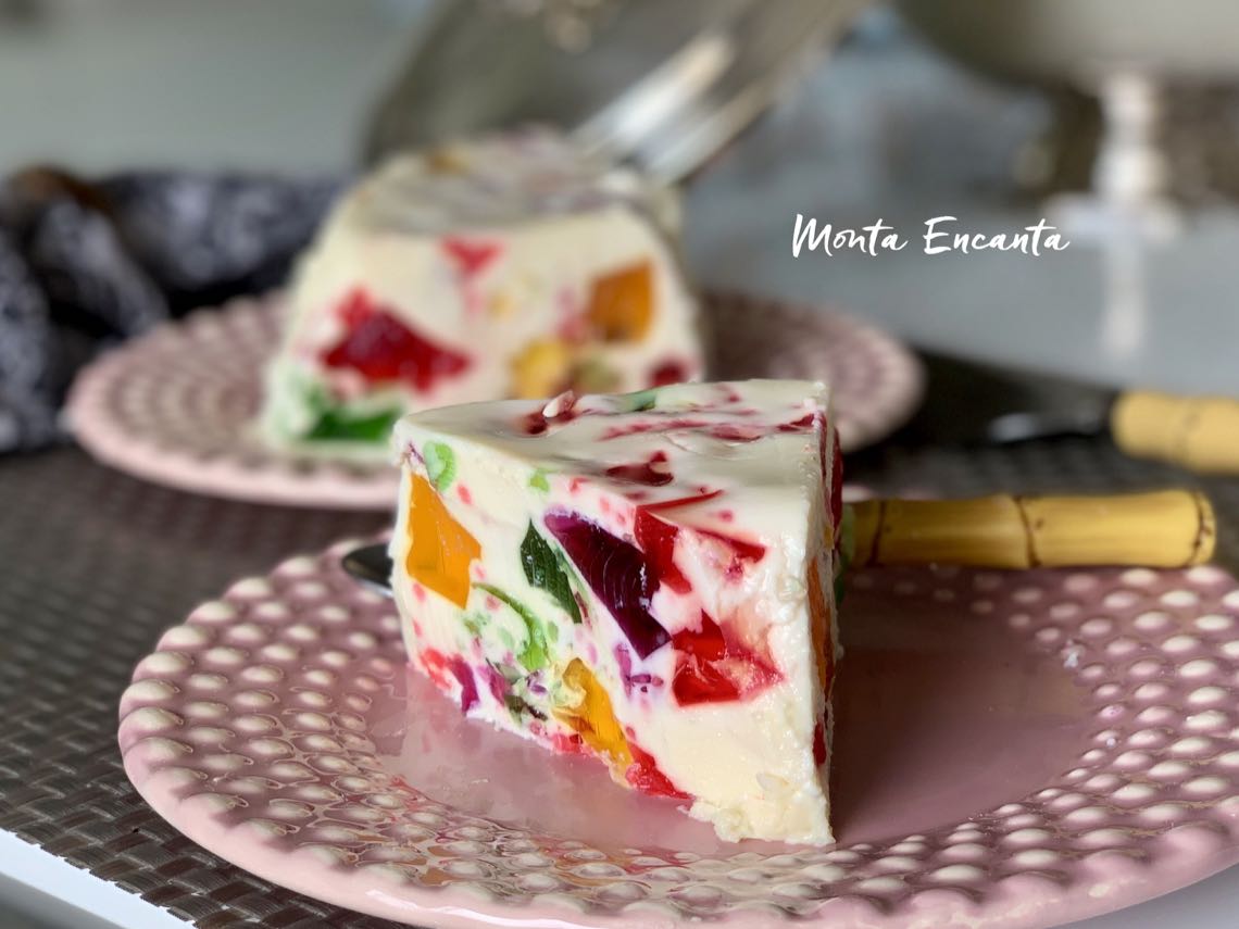 5 ideias de títulos:
1. Gelatina Capilar: O Segredo para Cachos Definidos e Duradouros
2. Como Usar Gelatina no Cabelo: Guia Completo para Evitar o Ressecamento
3. Misturinha Mágica: Potencialize sua Finalização com Creme e Gelatina
4. Gelatina vs. Creme de Pentear: Qual o Melhor para Seus Cachos?
5. Dicas de Ouro para Quebrar o 