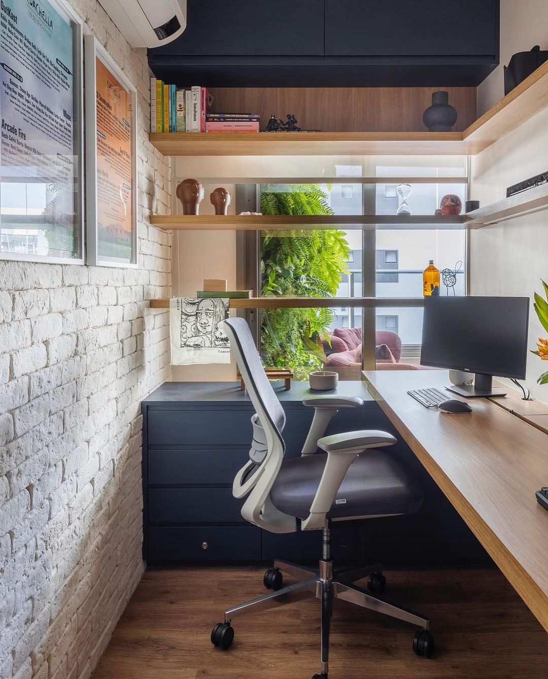 5 ideias de títulos:
1. Transforme seu Home Office: Dicas Essenciais para Máxima Produtividade.
2. Home Office Produtivo: Organize seu Espaço e Tempo para o Sucesso.
3. Aumente sua Eficiência em Casa: Estratégias de Foco e Bem-Estar.
4. Carreiras em Alta no Home Office: Descubra as Profissões Mais Lucrativas.
5. Desvendando o Home Office: Como Conciliar Trabalho e Vida Pessoal.