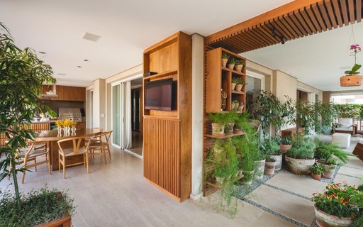 horta em apartamento com sol da tarde