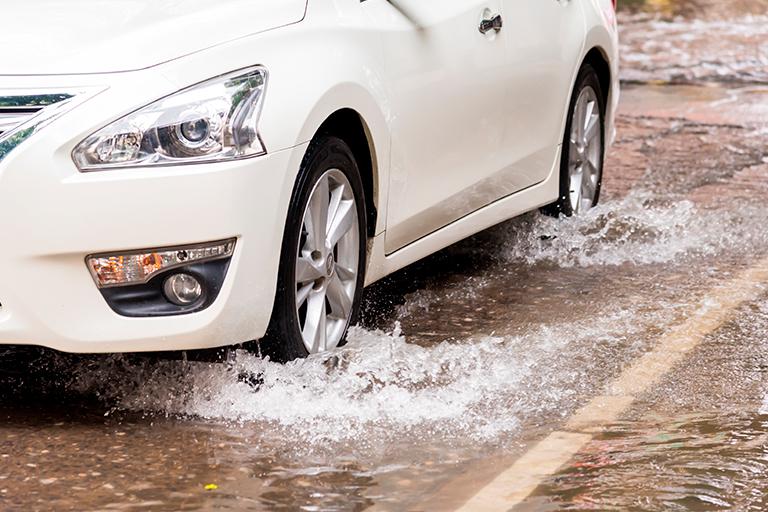 5 ideias de títulos:
1. Infiltração no Carro: Guia Completo para Identificar e Resolver
2. Os 5 Pontos Críticos de Infiltração de Água no seu Veículo
3. Mau Cheiro no Carro? Descubra se é Infiltração e Como Agir
4. Como Evitar Danos Elétricos Causados por Infiltração de Água
5. Drenos Entupidos: A Causa Mais Comum de Infiltração no Carro