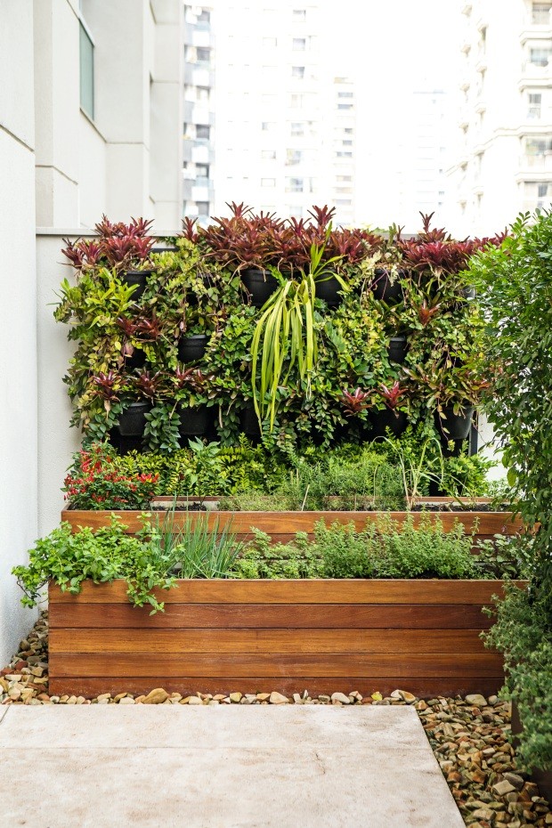 jardim vertical para plantas aromáticas