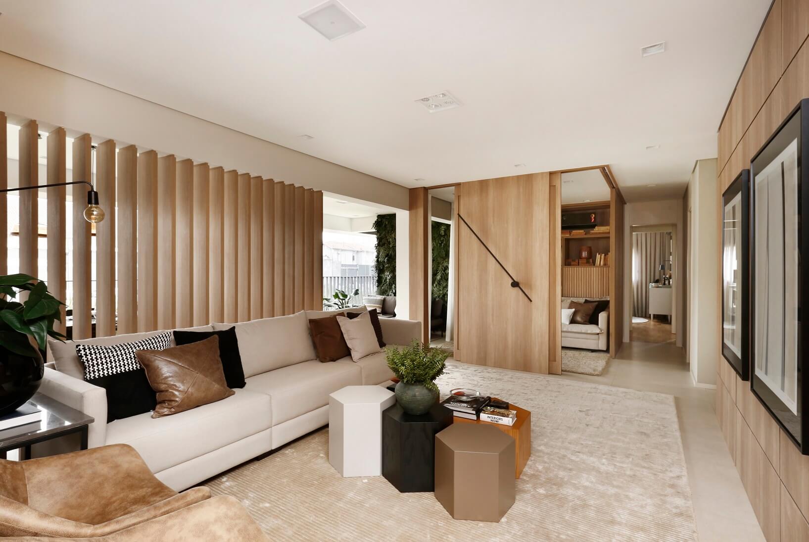 Lambri de Madeira vs. Painel Ripado: Qual a Melhor Escolha para sua Decoração?