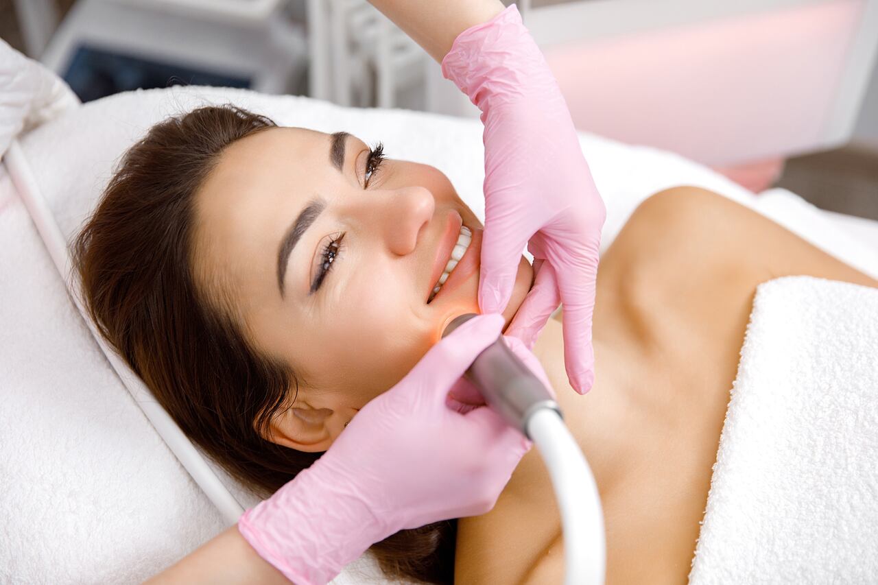 Luz Intensa Pulsada: O Guia Completo para Rejuvenescimento da Pele