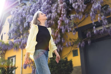 1. Como a Beleza Consciente Transforma sua Rotina de Skincare.
2. Os 3 Pilares Essenciais da Mindful Beauty para um Autocuidado Profundo.
3. Marcas que Inspiram: Conheça Líderes em Beleza Consciente.
4. Reduza o Estresse e Melhore sua Pele com a Atenção Plena.
5. Beleza Real: Aceitação e Autocompaixão na sua Rotina de Cuidados.