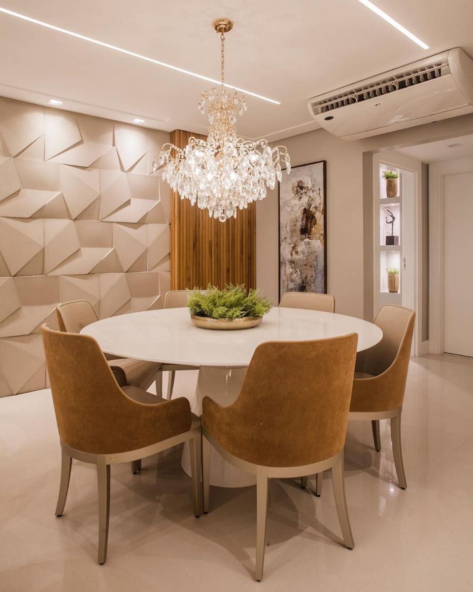 Tendências em cadeiras estofadas para salas de jantar modernas