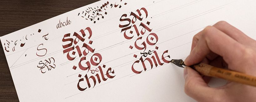 1. Guia Completo de Ferramentas para Caligrafia
2. Diferenças Essenciais: Caligrafia vs. Lettering
3. Explorando os Estilos de Caligrafia: Do Gótico ao Moderno
4. Como Começar na Caligrafia: Dicas para Iniciantes
5. Aplicações Criativas da Caligrafia no Design Gráfico