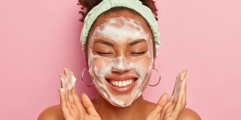 Desvendando a Ordem do Skincare: Manhã vs. Noite