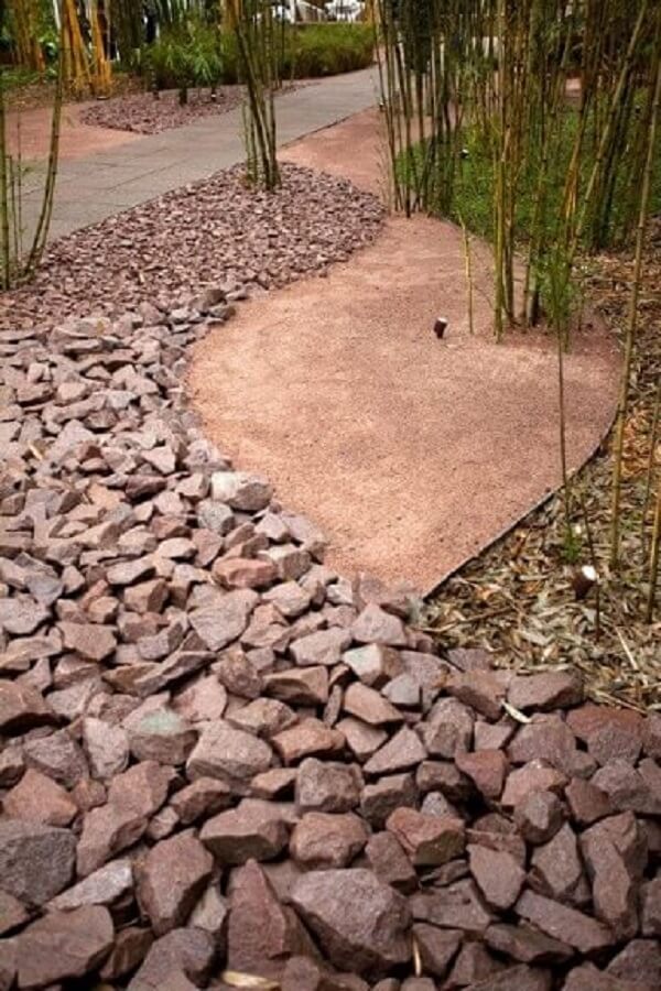 paisagismo com pedras