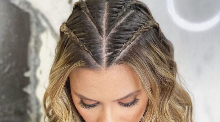 5 ideias de títulos:
1. Penteados de Festa 2025: As Tendências Que Você Precisa Conhecer
2. Como Escolher o Penteado Perfeito para o Seu Evento
3. Penteados Presos: Elegância e Praticidade para Festas Formais
4. Penteados Semipresos e Soltos: Romantismo e Leveza para Qualquer Ocasião
5. Dicas de Ouro: O Guia Definitivo para Escolher Seu Penteado de Festa