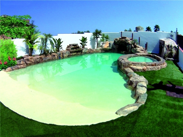 Piscina Praia: Vantagens e Desvantagens Antes de Construir a Sua