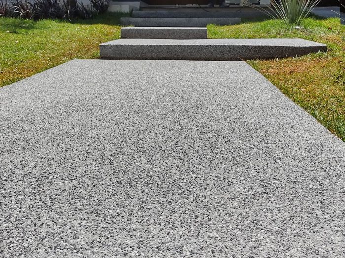 Guia Completo: Como Escolher o Piso Fulget Ideal para sua Área Externa; Piso Fulget Resinado vs. Cimentício: Qual a Melhor Opção para Seu Projeto?; Preço do Piso Fulget por m²: Quanto Custa Instalar e Onde Economizar; Manutenção do Piso Fulget: Dicas Essenciais para Conservar seu Revestimento; Piso Fulget Drenante: A Solução Perfeita para Bordas de Piscina e Áreas Úmidas