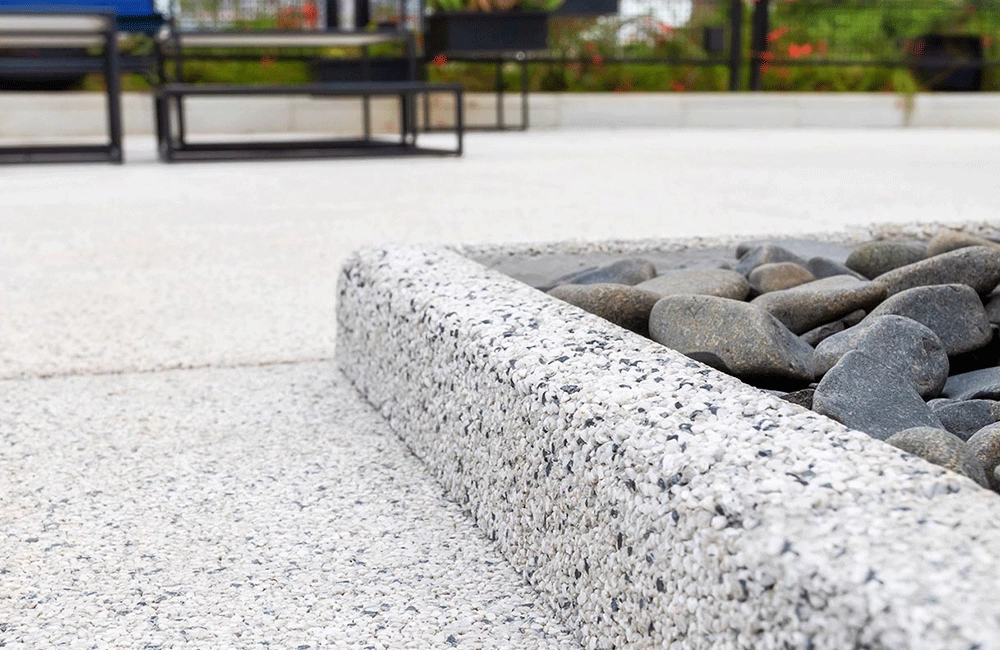 Guia Completo: Como Escolher o Piso Fulget Ideal para sua Área Externa; Piso Fulget Resinado vs. Cimentício: Qual a Melhor Opção para Seu Projeto?; Preço do Piso Fulget por m²: Quanto Custa Instalar e Onde Economizar; Manutenção do Piso Fulget: Dicas Essenciais para Conservar seu Revestimento; Piso Fulget Drenante: A Solução Perfeita para Bordas de Piscina e Áreas Úmidas