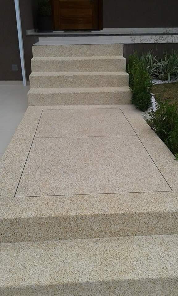 Guia Completo: Como Escolher o Piso Fulget Ideal para sua Área Externa; Piso Fulget Resinado vs. Cimentício: Qual a Melhor Opção para Seu Projeto?; Preço do Piso Fulget por m²: Quanto Custa Instalar e Onde Economizar; Manutenção do Piso Fulget: Dicas Essenciais para Conservar seu Revestimento; Piso Fulget Drenante: A Solução Perfeita para Bordas de Piscina e Áreas Úmidas